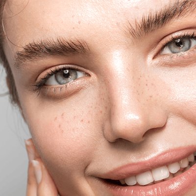 Sparkling and youthful eyes